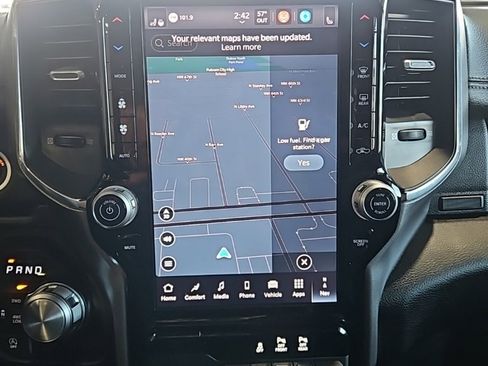 Used 2025 RAM 1500 Laramie image 32