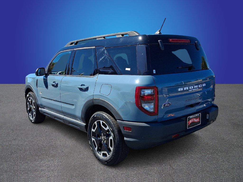 Used 2023 Ford Bronco Sport Outer Banks w/ Tech Package AWD/4WD image 4