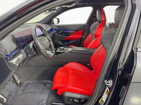 Used 2025 BMW M5 w/ Carbon Package image 17