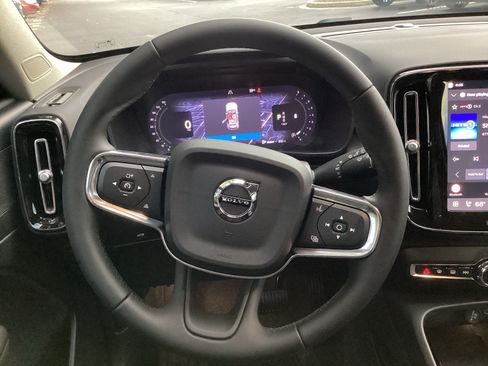 Certified 2026 Volvo XC40 B4 Core FWD image 19