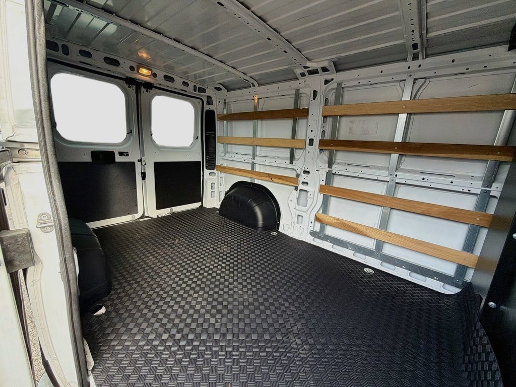 Used 2025 RAM ProMaster 2500 w/ U-Haul Equipment Group FWD image 13
