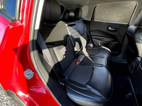 Used 2018 Jeep Compass Latitude image 24