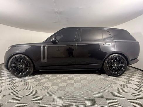 Used 2024 Land Rover Range Rover Long Wheelbase SE AWD/4WD image 3