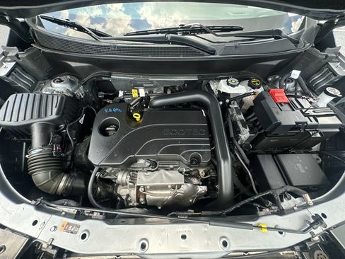 Used 2025 Chevrolet Equinox LT FWD image 33
