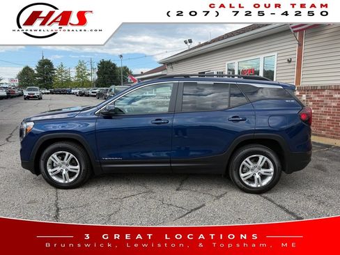 Used 2022 GMC Terrain SLE w/ Driver Convenience Package AWD/4WD image 3