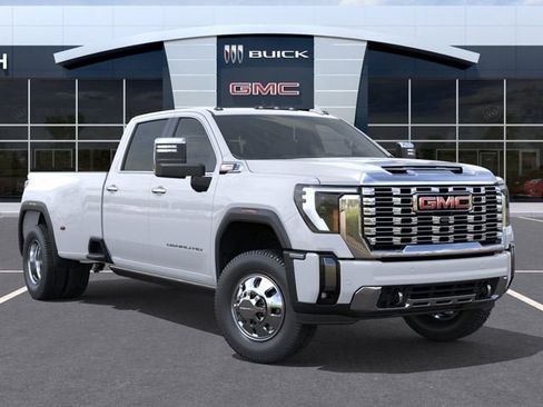 New 2026 GMC Sierra 3500 Denali w/ Denali Reserve Package AWD/4WD image 7