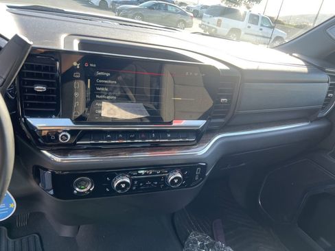 Used 2024 GMC Sierra 1500 Elevation image 17