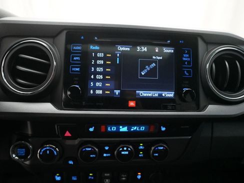 Used 2019 Toyota Tacoma TRD Pro AWD/4WD image 6