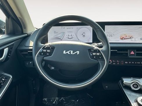 Used 2024 Kia EV6 Light image 12