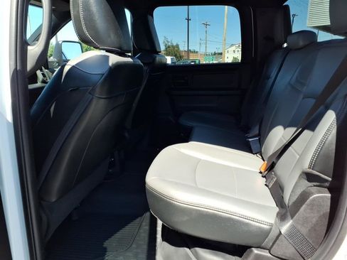 Used 2024 RAM 2500 Tradesman w/ Chrome Appearance Group AWD/4WD image 16