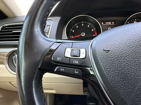 Used 2018 Volkswagen Passat 2.0T SE image 24