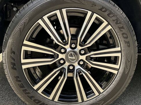Used 2026 Lexus LX 700h Luxury AWD/4WD image 10