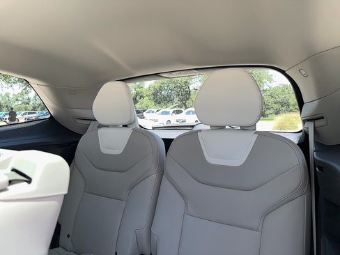 Used 2025 Volvo EX90 Ultra AWD/4WD image 18