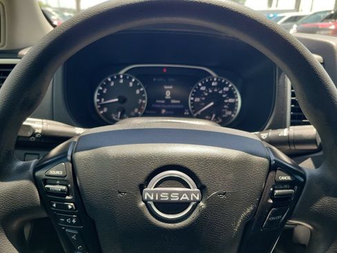 Used 2023 Nissan Frontier SV AWD/4WD image 18