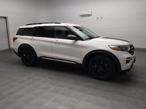 Used 2021 Ford Explorer XLT w/ Equipment Group 202A RWD image 11