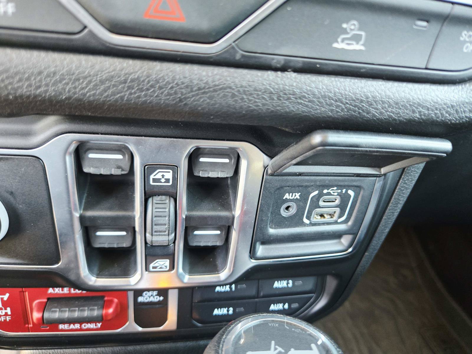 Used 2026 Jeep Wrangler Unlimited Sport AWD/4WD image 32