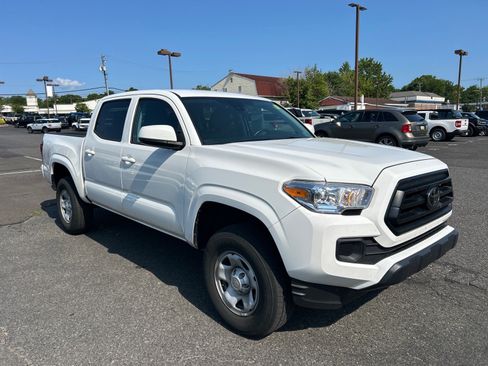 Used 2023 Toyota Tacoma SR AWD/4WD image 3