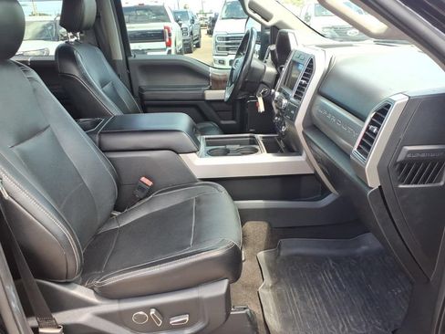 Used 2018 Ford F250 Lariat w/ Lariat Value Package AWD/4WD image 14