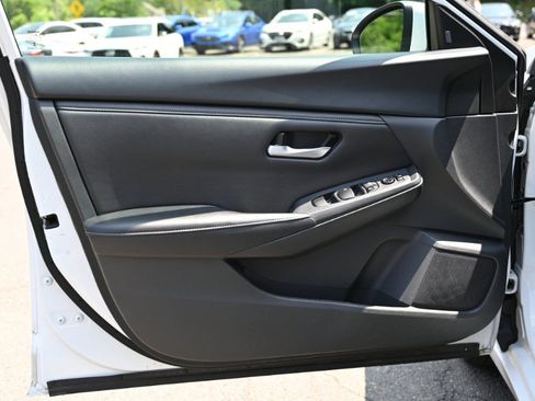 Used 2023 Nissan Sentra SV FWD image 16