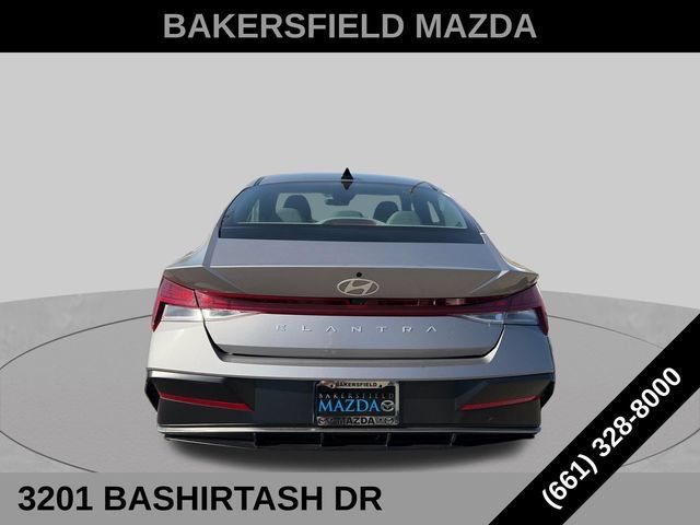 Used 2025 Hyundai Elantra SEL FWD image 4
