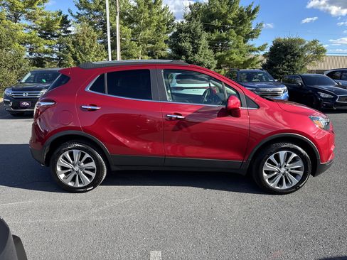 Used 2020 Buick Encore Preferred AWD/4WD image 29