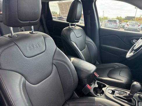 Used 2021 Jeep Cherokee Limited w/ Elite Package image 34