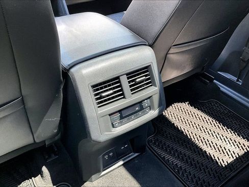 Used 2022 Volkswagen Atlas SEL Premium AWD/4WD image 35