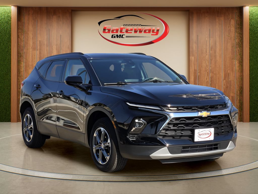 Used 2024 Chevrolet Blazer LT w/ Convenience Package FWD image 3