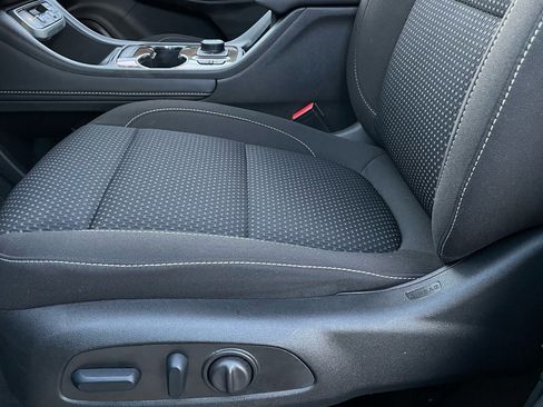 Used 2023 GMC Acadia SLE w/ Driver Convenience Package image 22