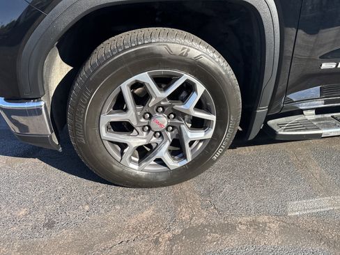 Used 2022 GMC Sierra 1500 SLT w/ SLT Premium Package image 11