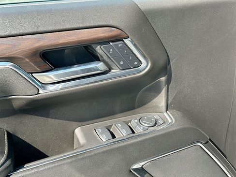 Used 2025 GMC Sierra 1500 SLT image 15