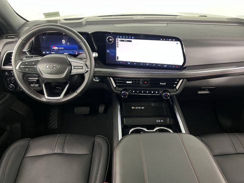 Used 2025 Chevrolet Suburban RST w/ Sun And Tow Package image 13