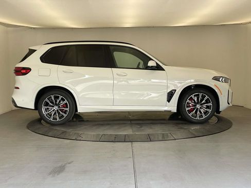 New 2026 BMW X5 xDrive40i w/ M Sport Package AWD/4WD image 6
