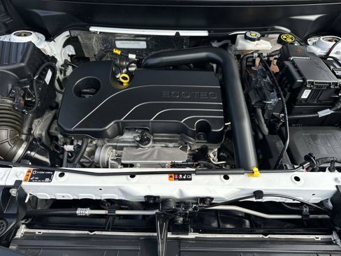 Certified 2024 Chevrolet Equinox LT w/ LPO, Floor Liner Package FWD image 10