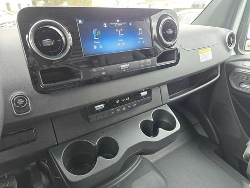 Used 2026 Mercedes-Benz Sprinter 2500 image 33
