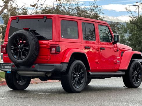 Used 2023 Jeep Wrangler Unlimited Sahara w/ Cold Weather Group image 4