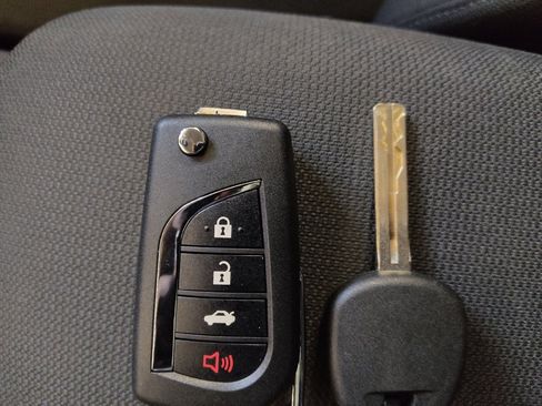 Used 2023 Toyota Corolla LE image 32