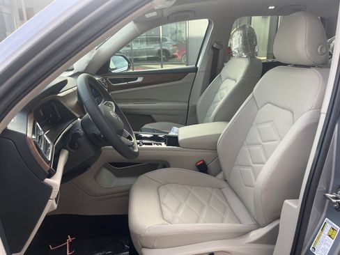 New 2026 Volkswagen Atlas SE FWD image 23