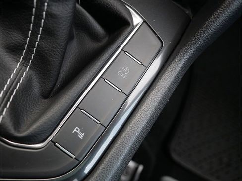 Certified 2024 Volkswagen Tiguan SE R-Line image 35