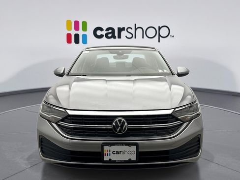 Used 2023 Volkswagen Jetta SE w/ Panoramic Sunroof Package FWD image 6