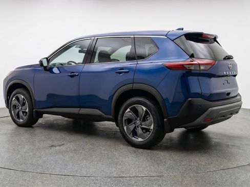 Used 2025 Nissan Rogue SV AWD/4WD image 6