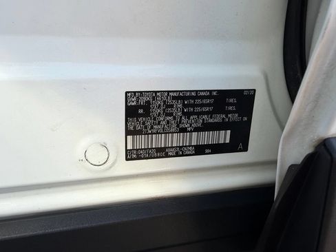 Used 2020 Toyota RAV4 XLE FWD image 31