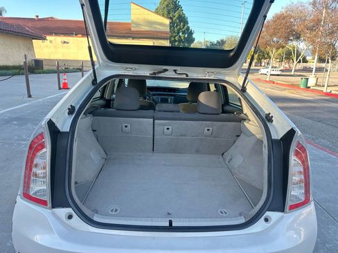 Used 2014 Toyota Prius Two image 11