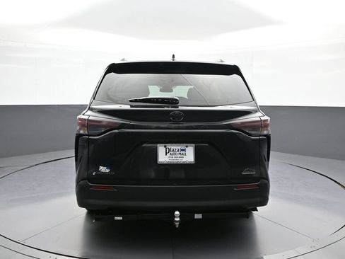 Certified 2026 Toyota Sienna XLE Woodland Edition AWD/4WD image 7