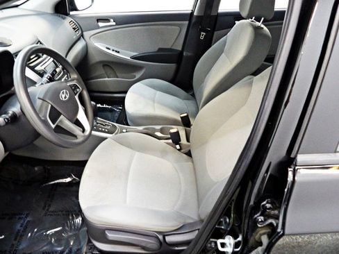 Used 2014 Hyundai Accent GS FWD image 8