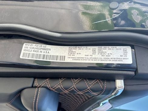 Used 2023 Jeep Grand Cherokee Summit AWD/4WD image 33