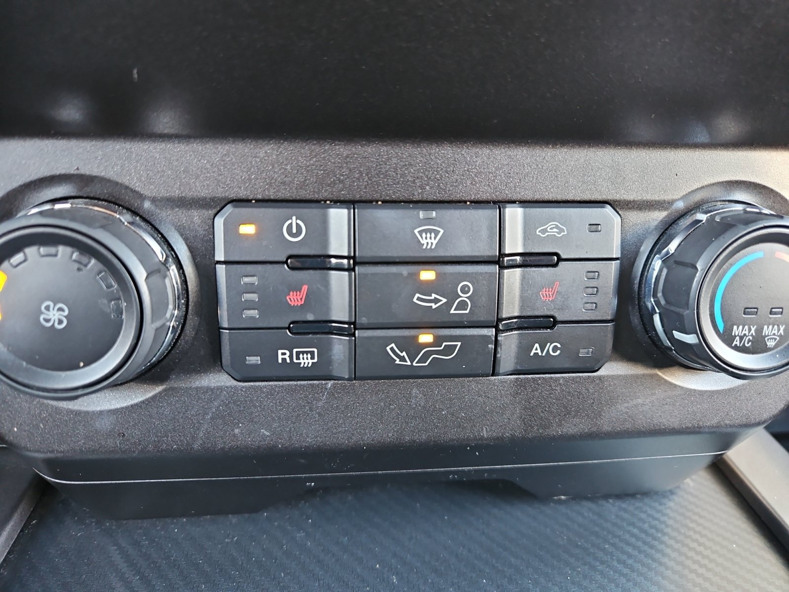 Used 2020 Ford F150 XLT w/ Equipment Group 302A Luxury AWD/4WD image 25