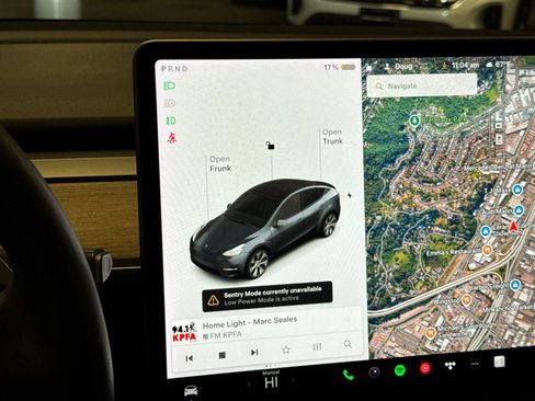 Used 2021 Tesla Model Y Long Range AWD/4WD image 24