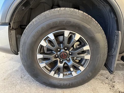 Used 2024 Nissan Titan PRO-4X w/ Pro-4x Convenience Package AWD/4WD image 4