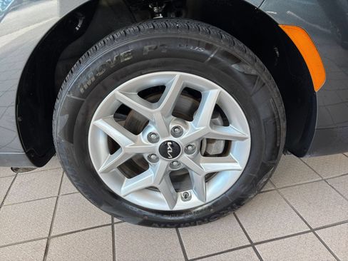 Used 2025 Kia Soul LX w/ LX Technology Package FWD image 27